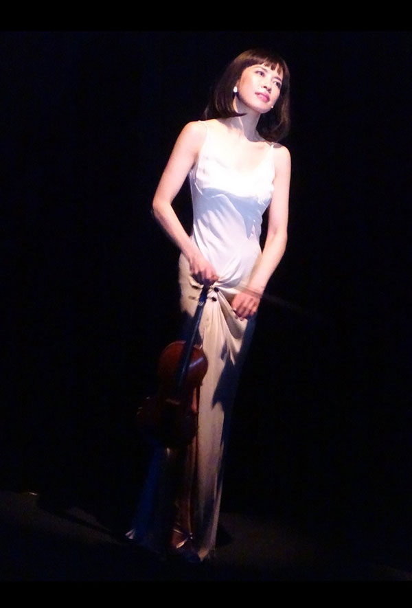モノオペラ形式による音楽劇「美徳のよろめき」（三島由紀夫）
